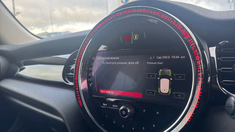 MINI Hatchback 1.5 Cooper Classic Premium 5dr Auto Petrol Hatchback